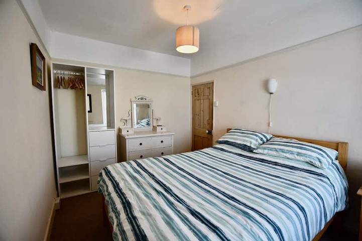 Fabulous 3 Bed Cottage With Parking And Garden Overlooking Porthgwidden Beach in St. Ives, Cornwall