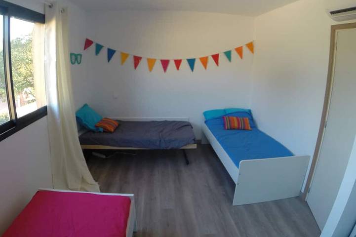 Location de vacances pour 9 personnes, avec balcon ainsi que jardin et jacuzzi, animaux acceptés dans Sainte-Lucie de Porto-Vecchio - 4