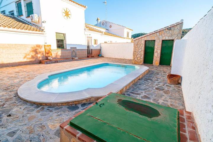 Casa rural para 10 personas, con Terraza y Jardín además de Piscina y Vistas en Sierra de Yeguas - 2