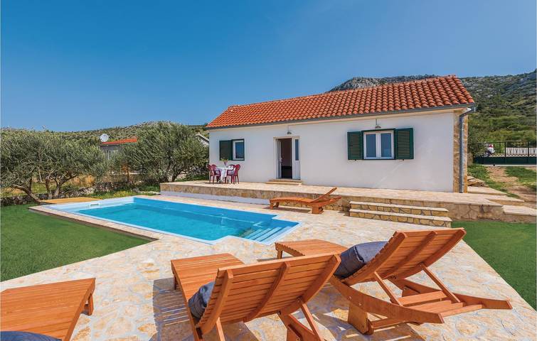 Ferienhaus für 4 Personen, mit Pool und Terrasse in Sibenik - 2