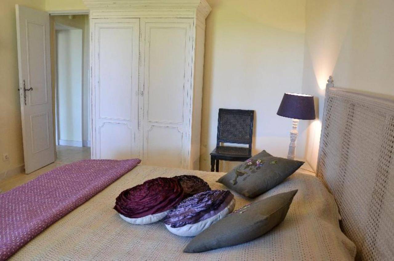 Villa with Private Pool in Saint-Andiol, Région d'Arles