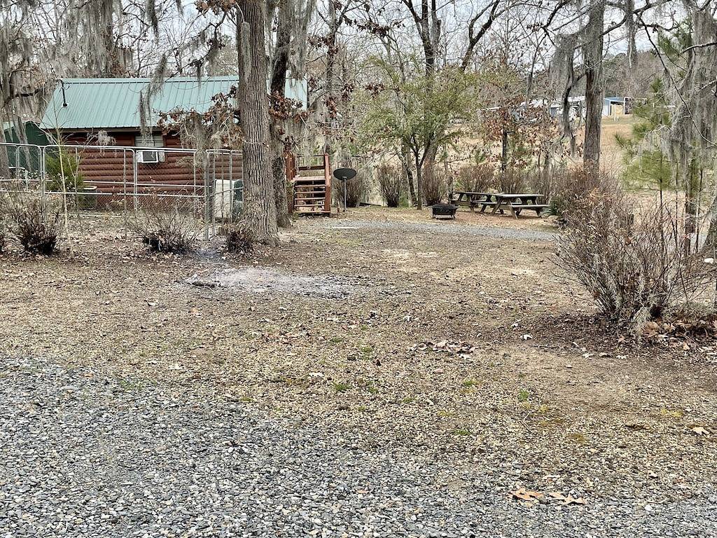 ** Einmal ein Teil der geliebten Shady Oak Lodge - Hütte 3 (5 Personen) ** in Toledo Bend Reservoir