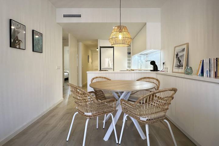 Geheel vakantieappartement, Seaside Escape met AC, Terras & Eenpersoonsbedden - Cala Pola 2km in Tossa de Mar, Costa Brava