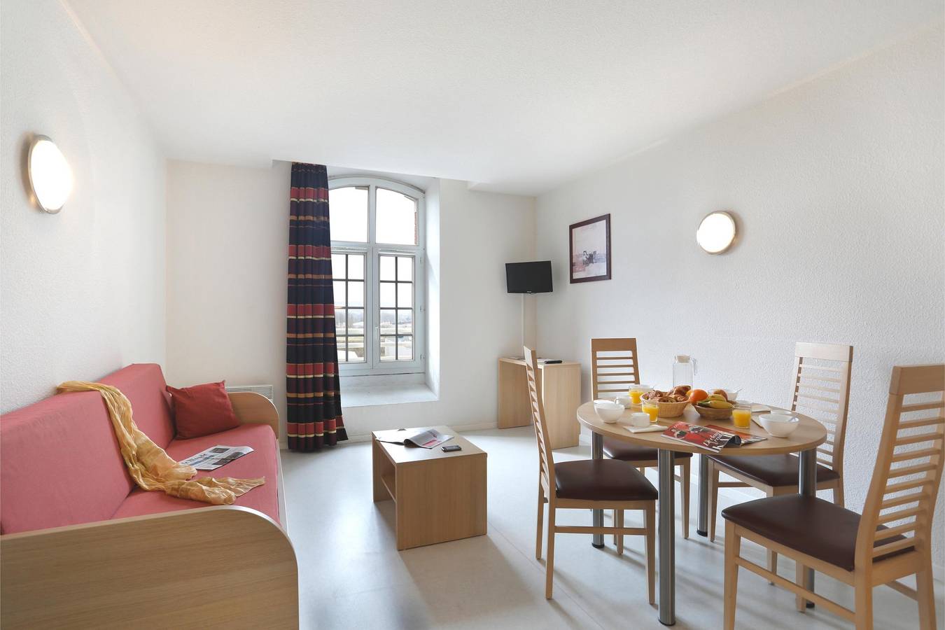 Entire apartment, Les Demeures Champenoises 2P4 in Épernay, Marne