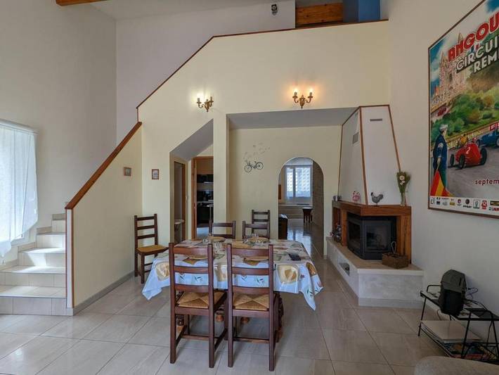 Location de vacances pour 4 personnes, avec terrasse et piscine à Montmoreau-Saint-Cybard - 3