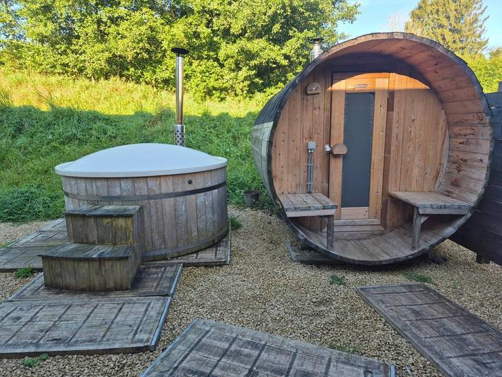 Ferienhaus für 6 Personen, mit Whirlpool und Terrasse sowie Garten und Sauna