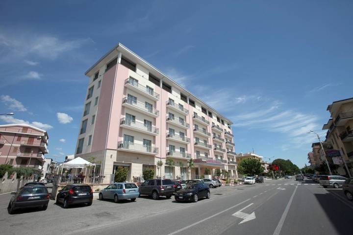 Hôtel pour 3 personnes, avec piscine à Villapiana - 2