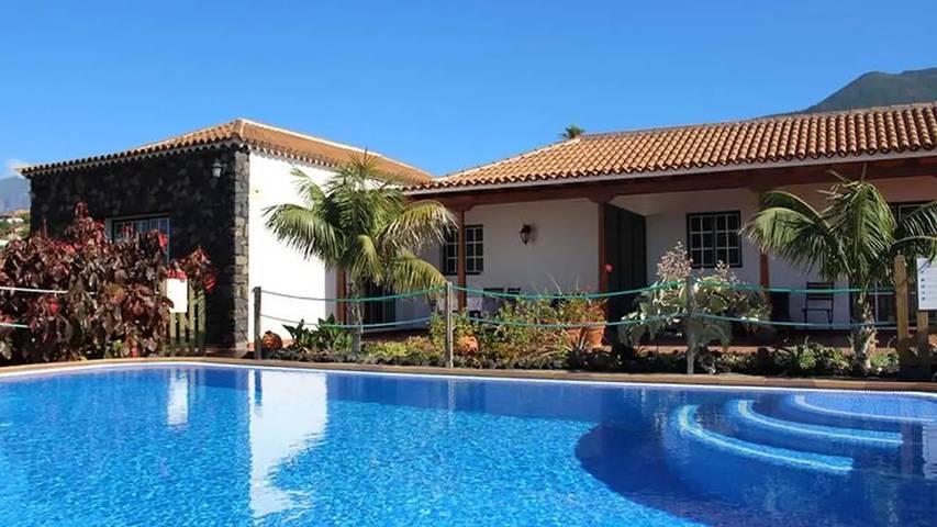 Bungalow para 2 personas, con piscina y jardín en La Palma
