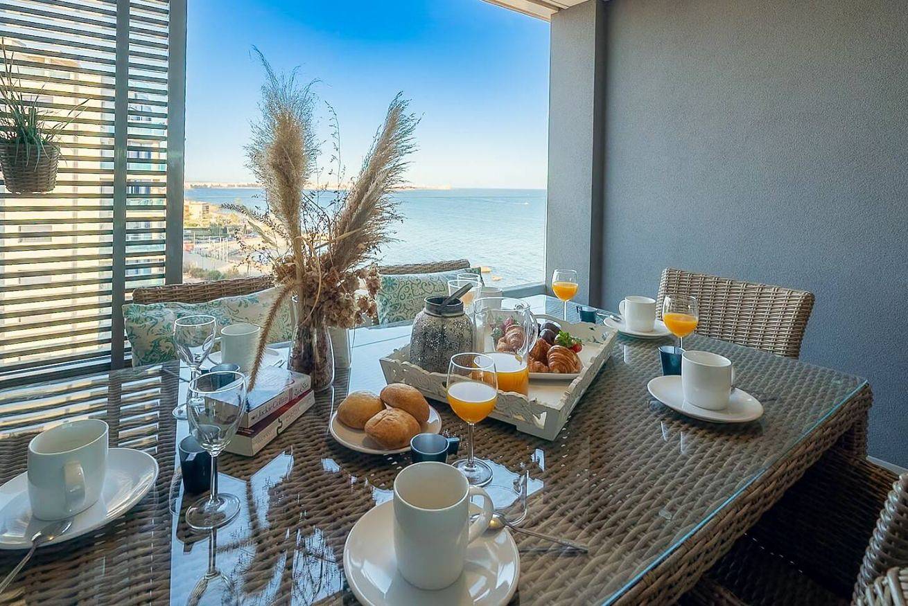 Entire apartment, Lujo Y Jacuzzi Con Vistas Al Mar En Torrevieja in Punta Prima (Alicante), Torrevieja