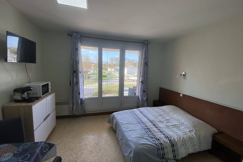 Apartamento entero, Studio Avec Grand Balcon Proche des Thermes in Bourbonne-les-Bains, Alto Marne