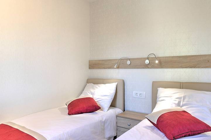 Camping für 6 Personen, mit Pool und Terrasse sowie Garten in Banjole - 3