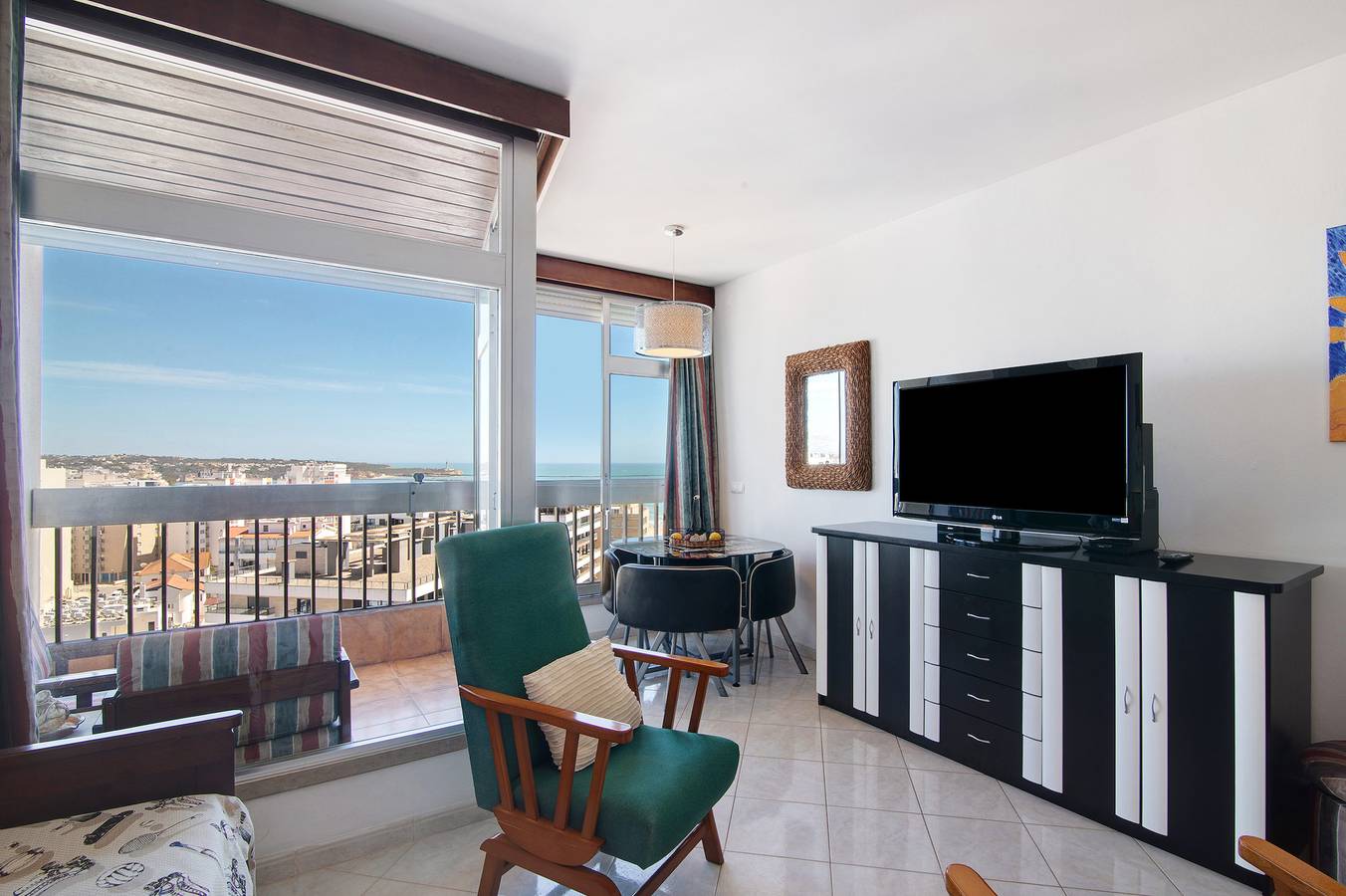 Apartamento inteiro, Apartamento de férias "Praia com vista para o mar" com vista para o mar e varanda in Praia da Rocha, Portimão