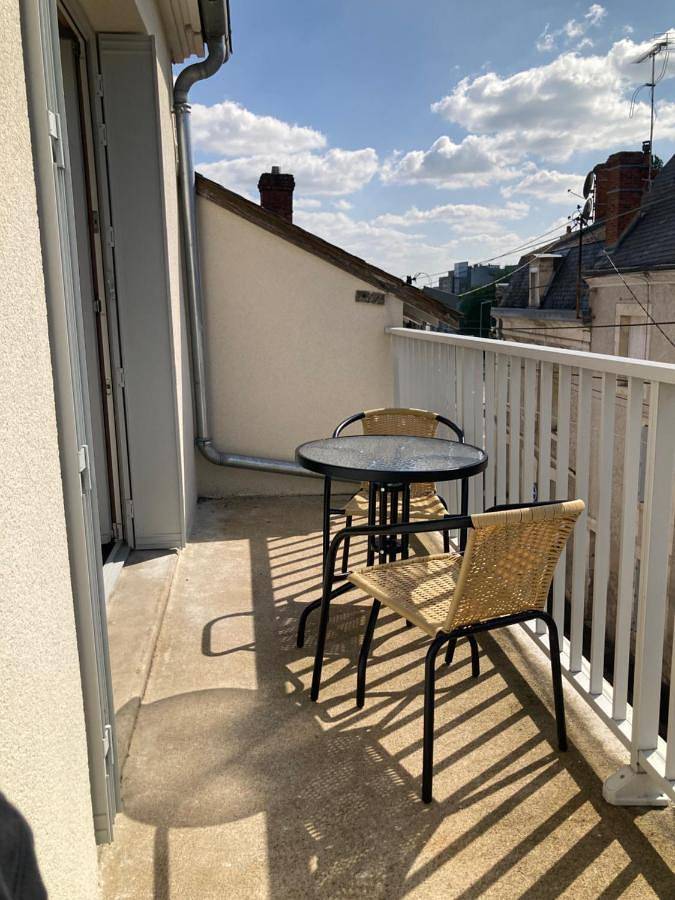 Appartement entier, Entre gare et centre-ville in Issoudun, Région d'Issoudun