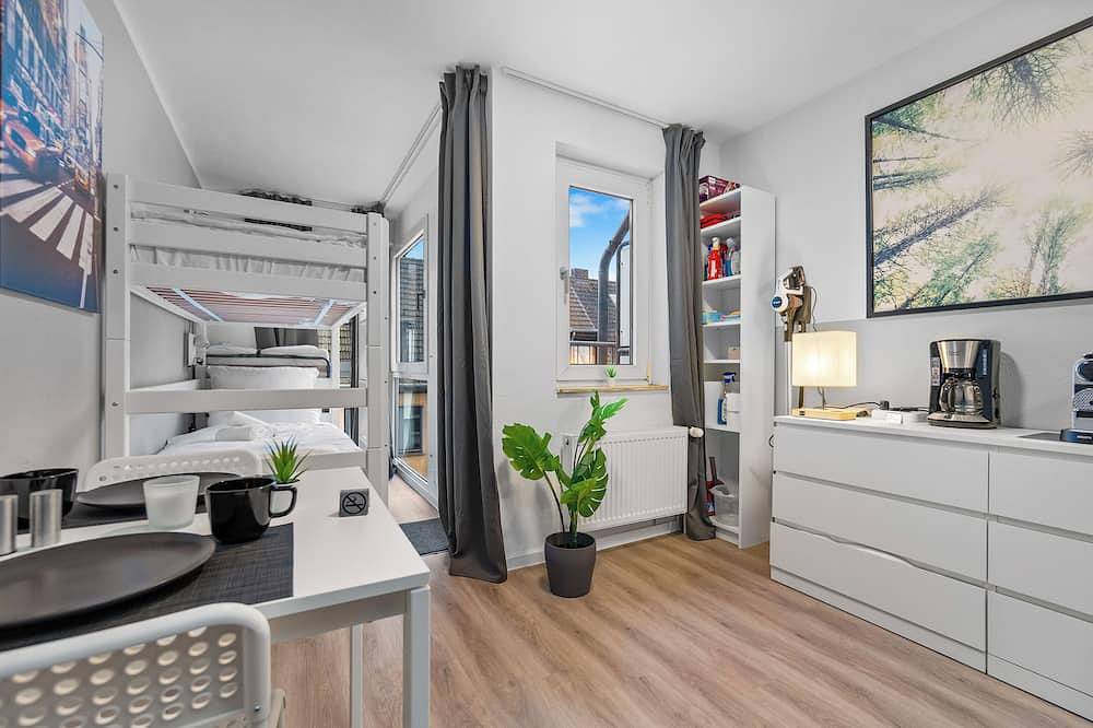 Entire apartment, Basic but comfortable, cosi - 30 min to Dusseldorf exhibition/fair, great value in Homberg/Ruhrort/Baerl, Duisburg