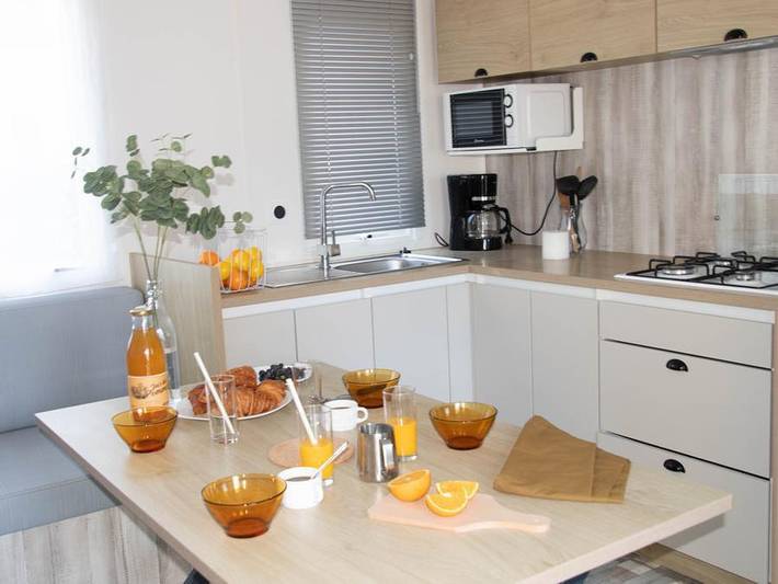 Camping Le Saint Laurent - Mobilheim 6 personen - Confort - 32m² - 3 Zimmer in Golf Saint-Laurent, Ploemel