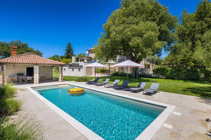 Ferienhaus für 4 Personen, mit Garten und Pool