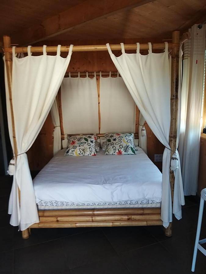 Cottage pour 2 personnes, avec piscine et jardin ainsi que terrasse et vue dans Cornillé-les-Caves