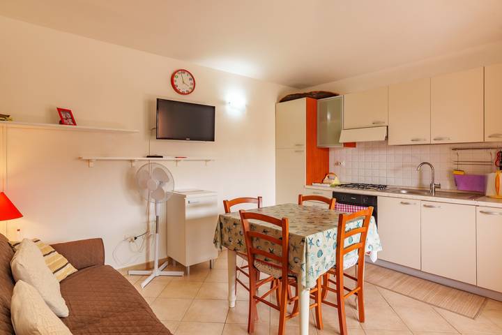 Appartement entier, Appartement 'Casa Vacanze Melone' avec piscine partagée, terrasse privée et balcon in Murta Maria, Olbia