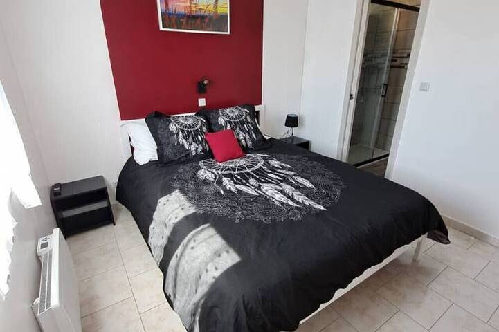 Location de vacances pour 6 personnes, avec Terrasse et Jardin à Dauphin (homonymie) - 3