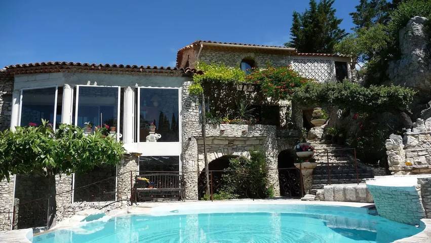 Ferienhaus für 8 Personen, mit Pool und Garten