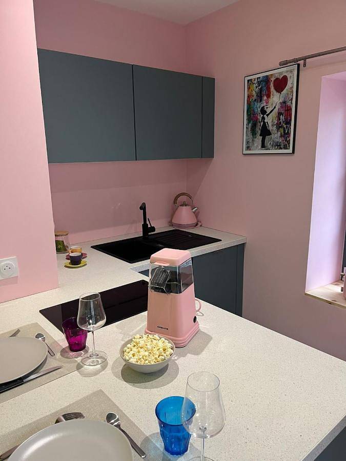 Appartement entier, Atyp'Home Pop avec Balnéo en centre-ville in Bourg-en-Bresse, Région de Bourg-en-Bresse