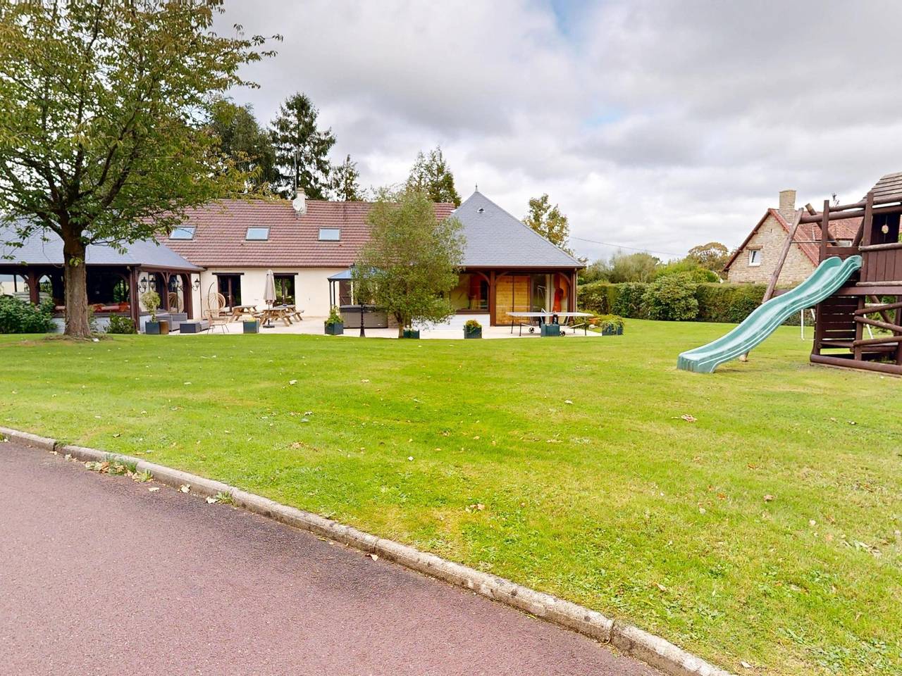 Greenland 15pers : jacuzzi sauna airhockey billard in Hudimesnil, Région de Coutances
