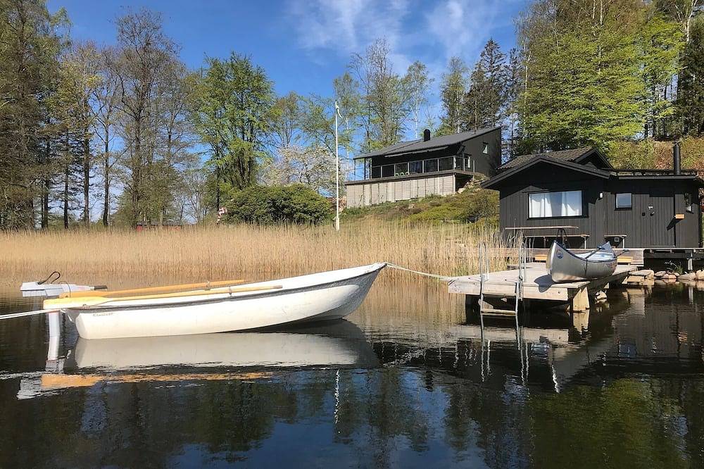 Design-Haus mit eigenem Pier am See in Varberg, Halland