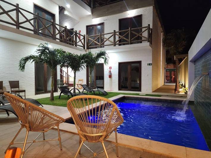 Hôtel pour 2 personnes, avec jacuzzi et piscine ainsi que terrasse et jardin
