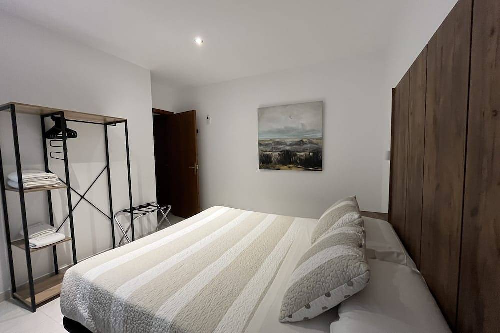 Masia Botargo. 9 hab, 8 baños, piscina, porche in La Aldea, Delta del Ebro