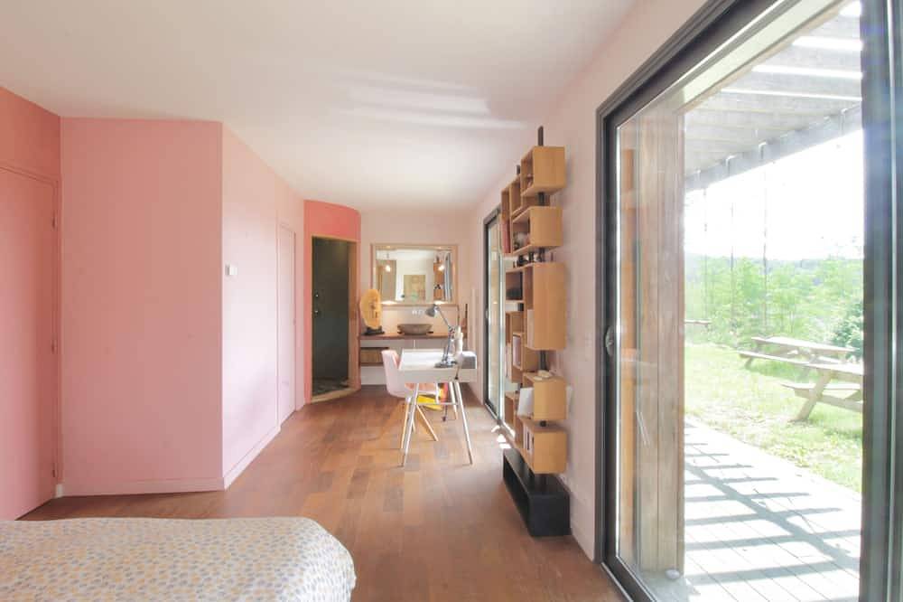 Family villa with swimming pool in Aiguebelette-Le-Lac in Aiguebelette-le-Lac, Chambéry region