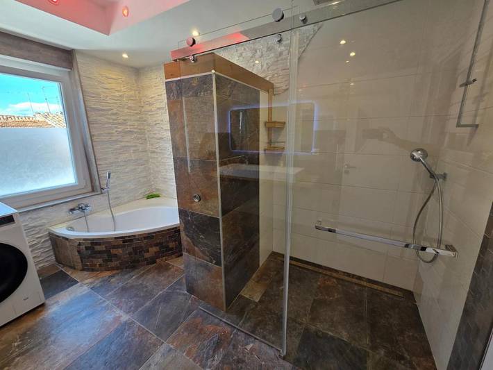 Gîte pour 6 personnes dans Arenes De Nimes - 2