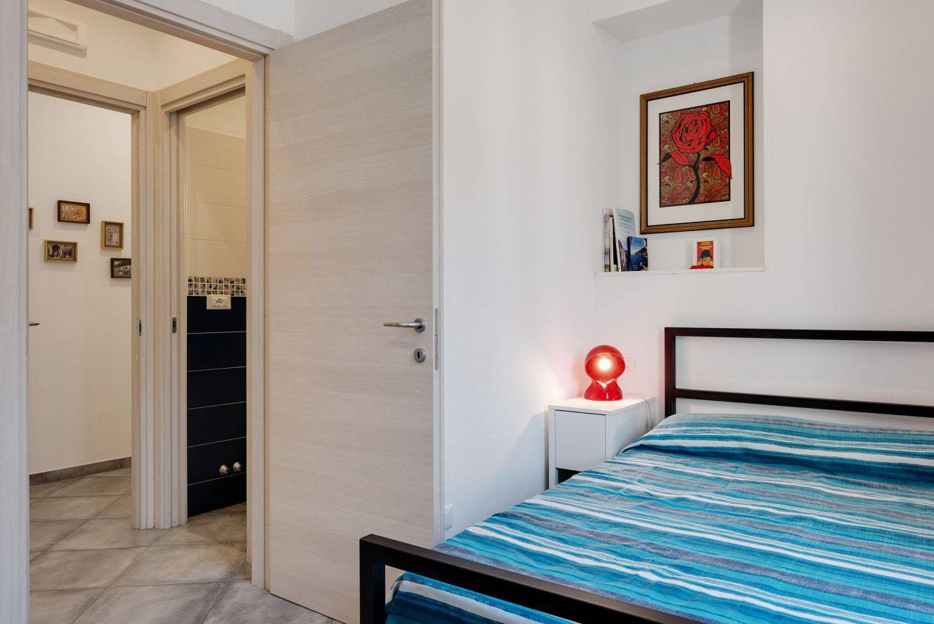 Entire apartment, Brinn Railway Station Rooms - Room 1 in La Spezia (City), La Spezia