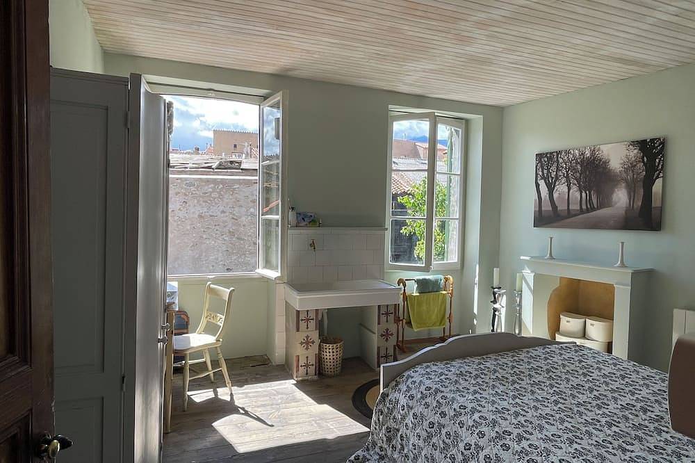 Etwas anderes — Stadthaus mit nach Süden gerichteter Dachterrasse in Prades, Prades und Umgebung