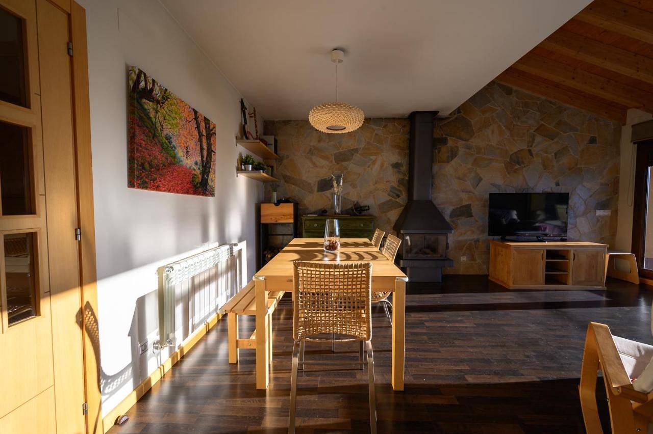 Chalet in Hoyos del Espino, Provincia de Ávila