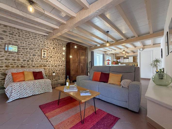 Gîte pour 2 personnes, avec piscine ainsi que terrasse et jardin, animaux acceptés dans Béarn - 2