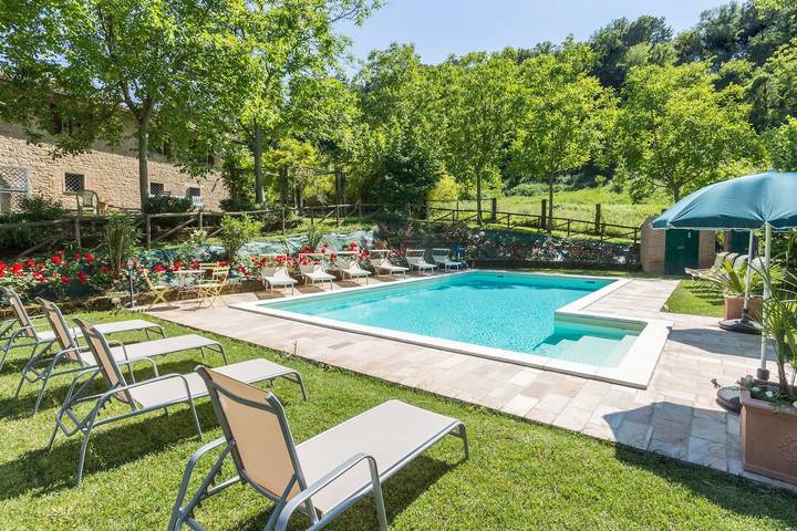 Villa for 15 people, with garden and pool - 1