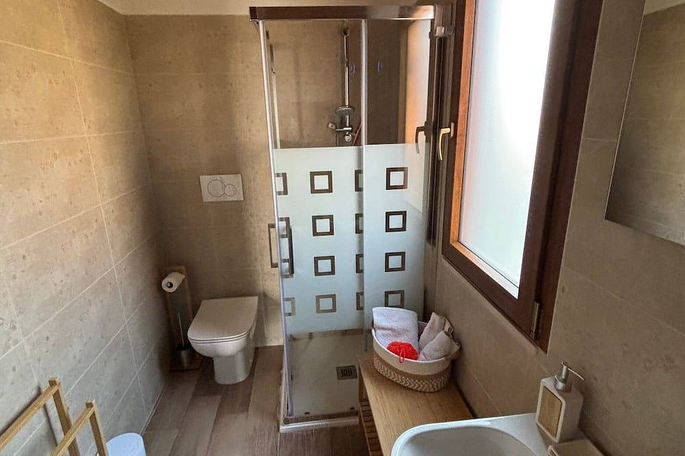 Holiday Home 'Dependance with Garden in Pescara' with Garden, Wi-Fi & Air Conditioning in Spoltore, Pescara Province