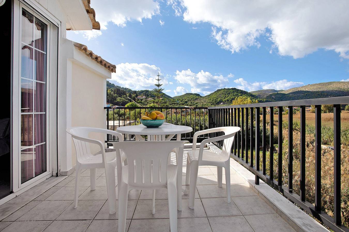 Entire apartment, Apartment "Dolphin Apartment Sea View 12" with Private Balcony, Shared Garden & Wi-Fi in Keri, Laganas
