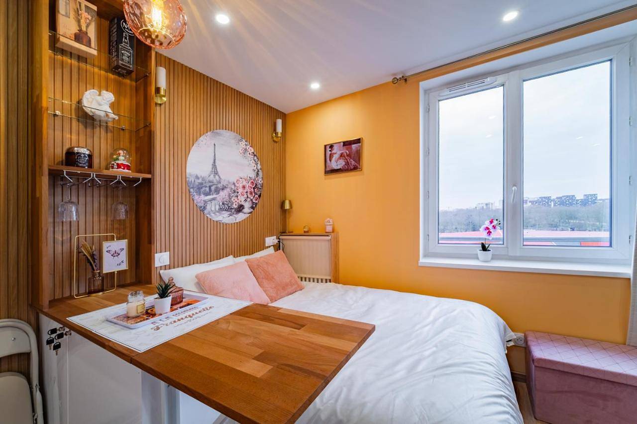 Paris Homestay en Rose in Le Kremlin-Bicêtre, Val-de-Marne