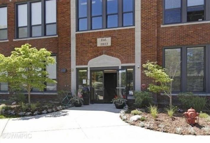 Vacation rental for 2 people, with terrace and pool as well as hot tub in South Haven