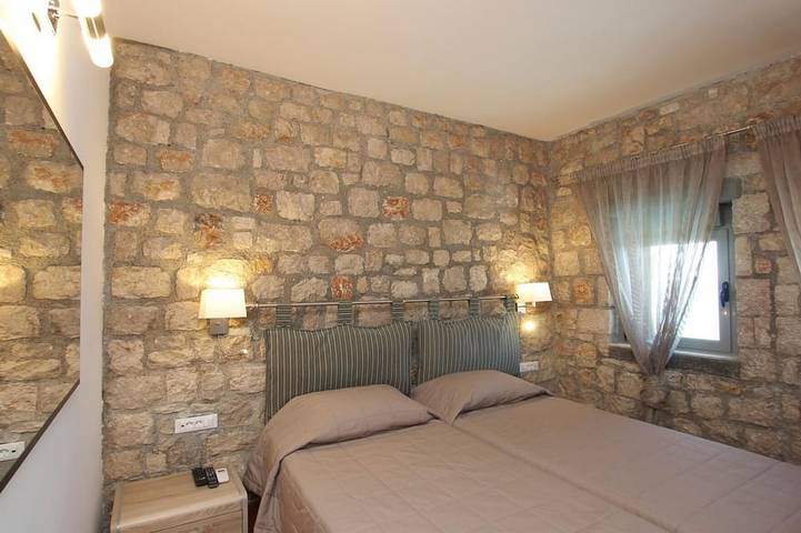 Villa Luciana - Private Pool, BBQ, WiFi & AC in Pefki, Rhodos