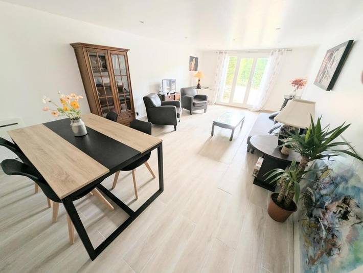 Location de vacances pour 4 personnes, avec terrasse et jardin à Chargé - 4