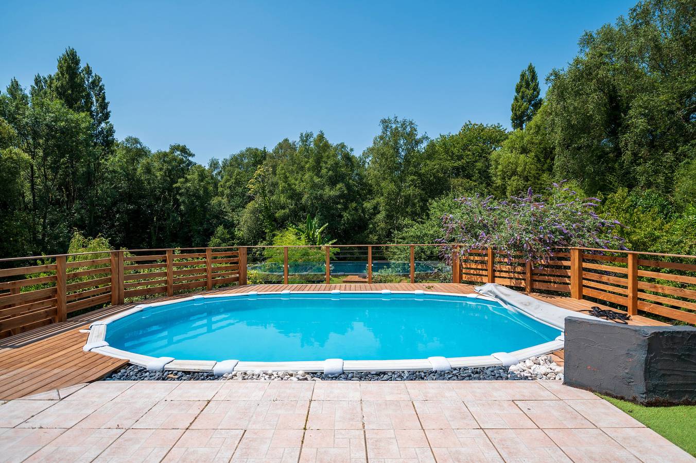 Casa de vacaciones con piscina privada, terraza privada y Wi-Fi in Kervignac, Côte des Mégalithes