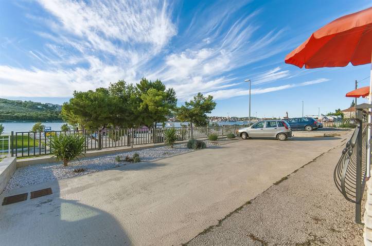 Apartamento entero, Apartamento de vacaciones para 4 personas con jardín in Gradska plaža (Trogir), Trogir