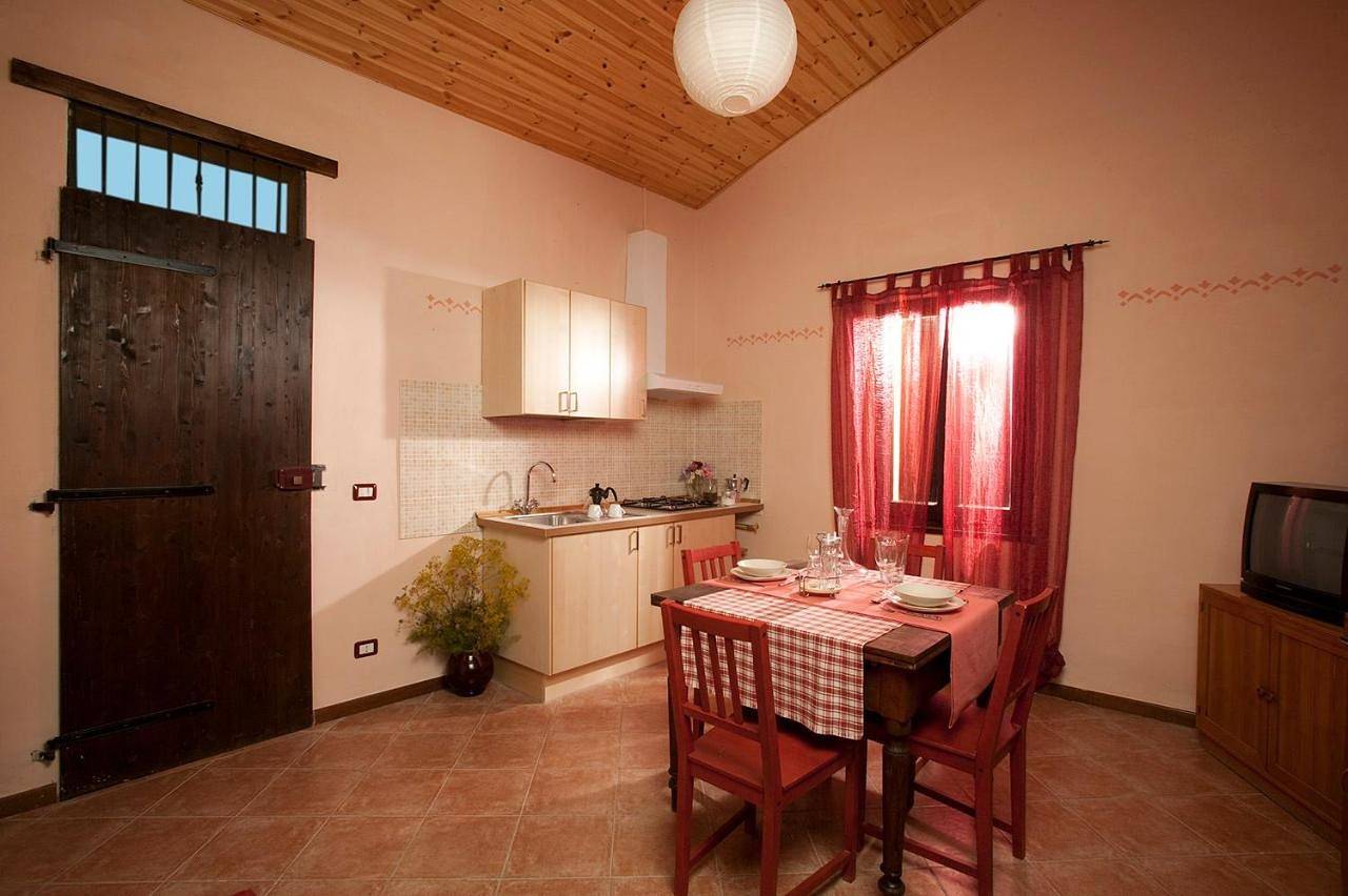 Ganze Wohnung, One-Bedroom Apartment (2 Adults) in Cagli, Valle del Metauro