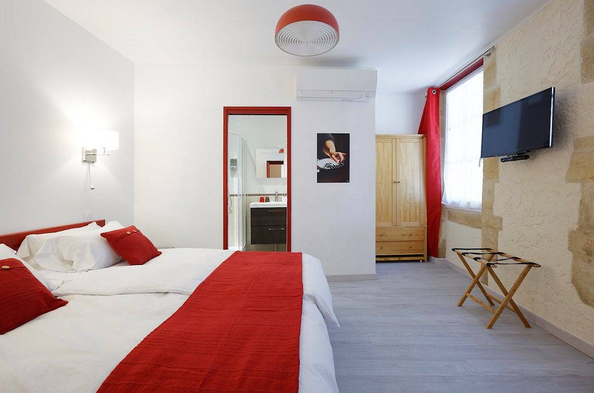 Chambres d'hôtes du Domaine de Ludeye - Chambre Listrac in Listrac-Médoc, Parc naturel régional du Médoc