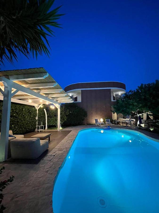 B&b per 4 persone, con giardino e panorama nonché piscina a Giovinazzo