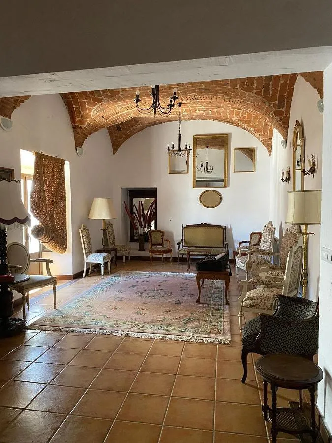 Casa de vacaciones para 40 personas, con piscina y jardín además de vistas y terraza - 1