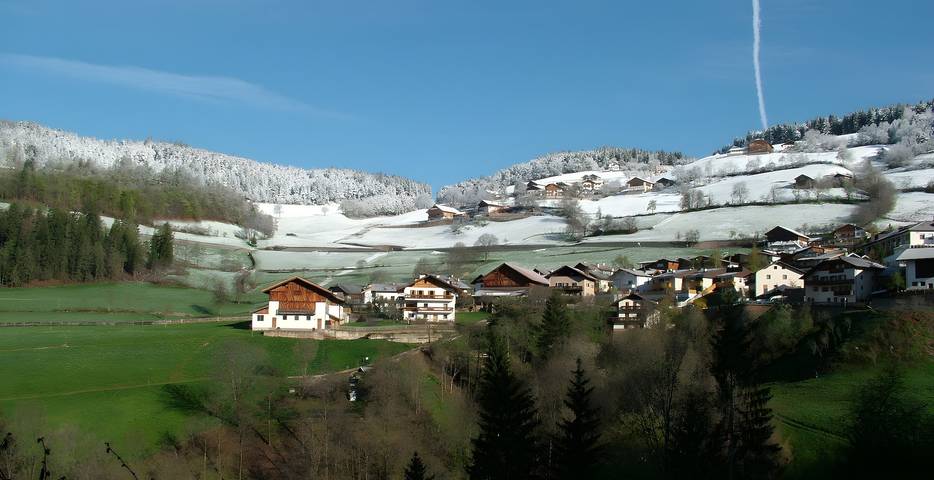 Unterstrommerhof – Saltenblick: Bergblick, Garten, WLAN, Bauernhoferlebnis in Südtirol in Mölten, Sarntaler Alpen