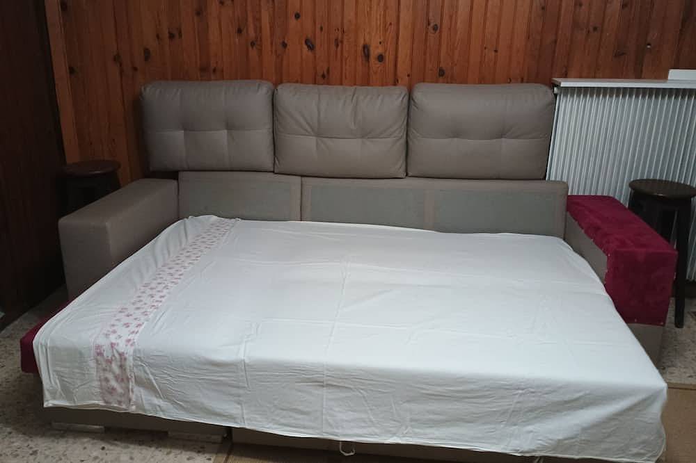 Ganze Wohnung, Ground floor studio in Béziers, Côte d'Améthyste